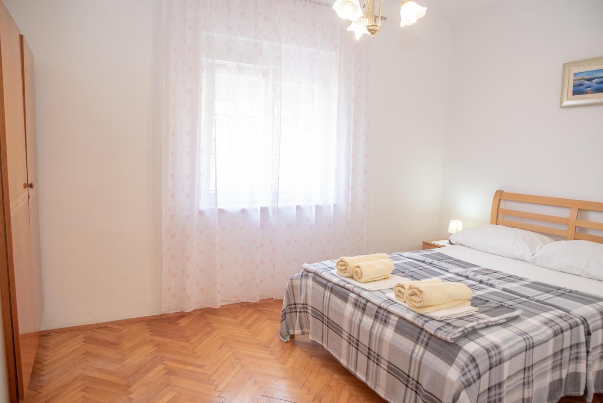 Apartment Silvana Сень Екстер'єр фото